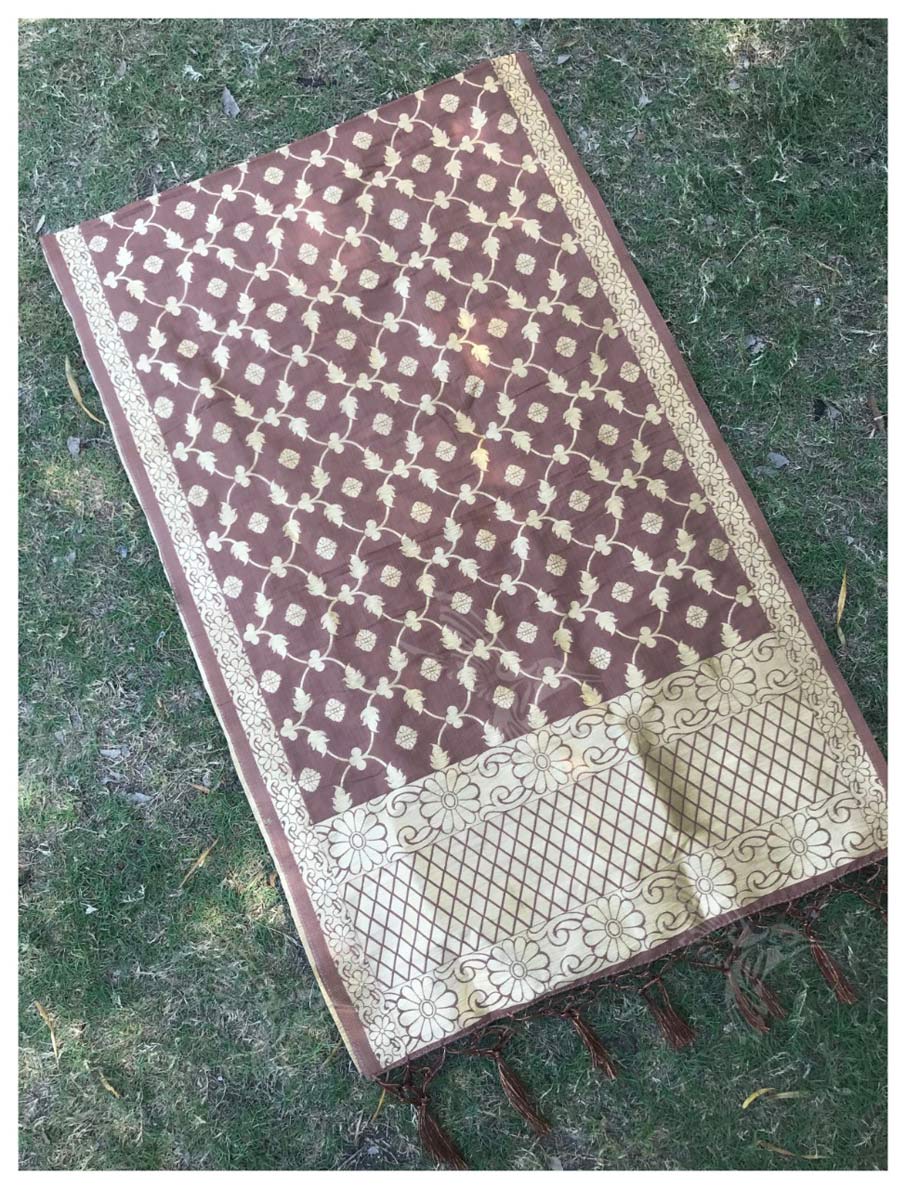 Banarasi Silk Zari Work Tassel Work Kazo Dupatta Banarasi Silk Zari Work Tassel Work Kazo Dupatta
