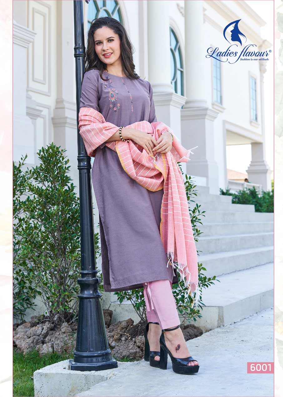 Aarohi Viscose Banarasi Dupatta Kurti Catalog Aarohi Viscose Banarasi Dupatta Kurti Catalog
