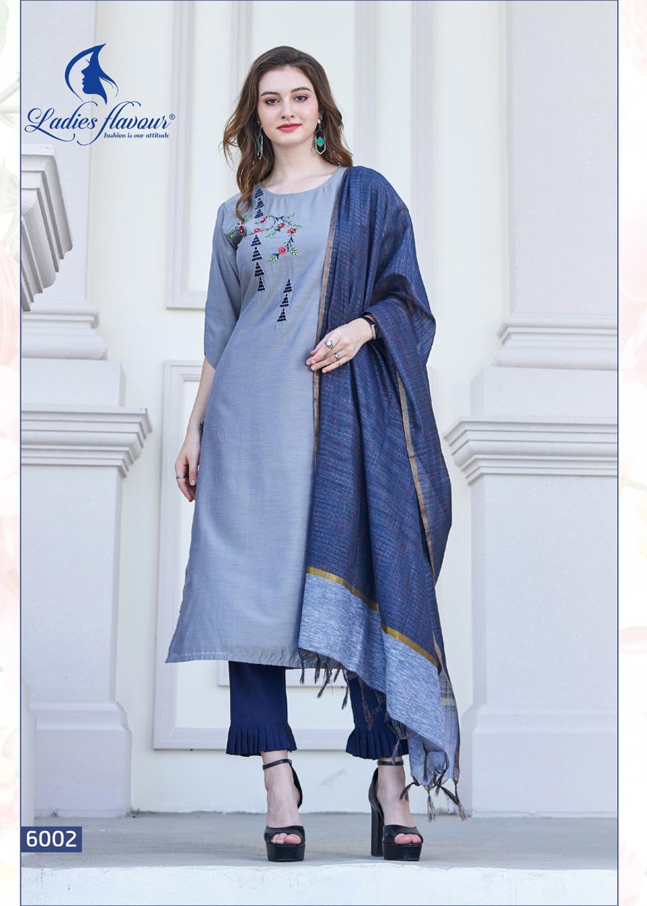 Aarohi Viscose Banarasi Dupatta Kurti Catalog Aarohi Viscose Banarasi Dupatta Kurti Catalog
