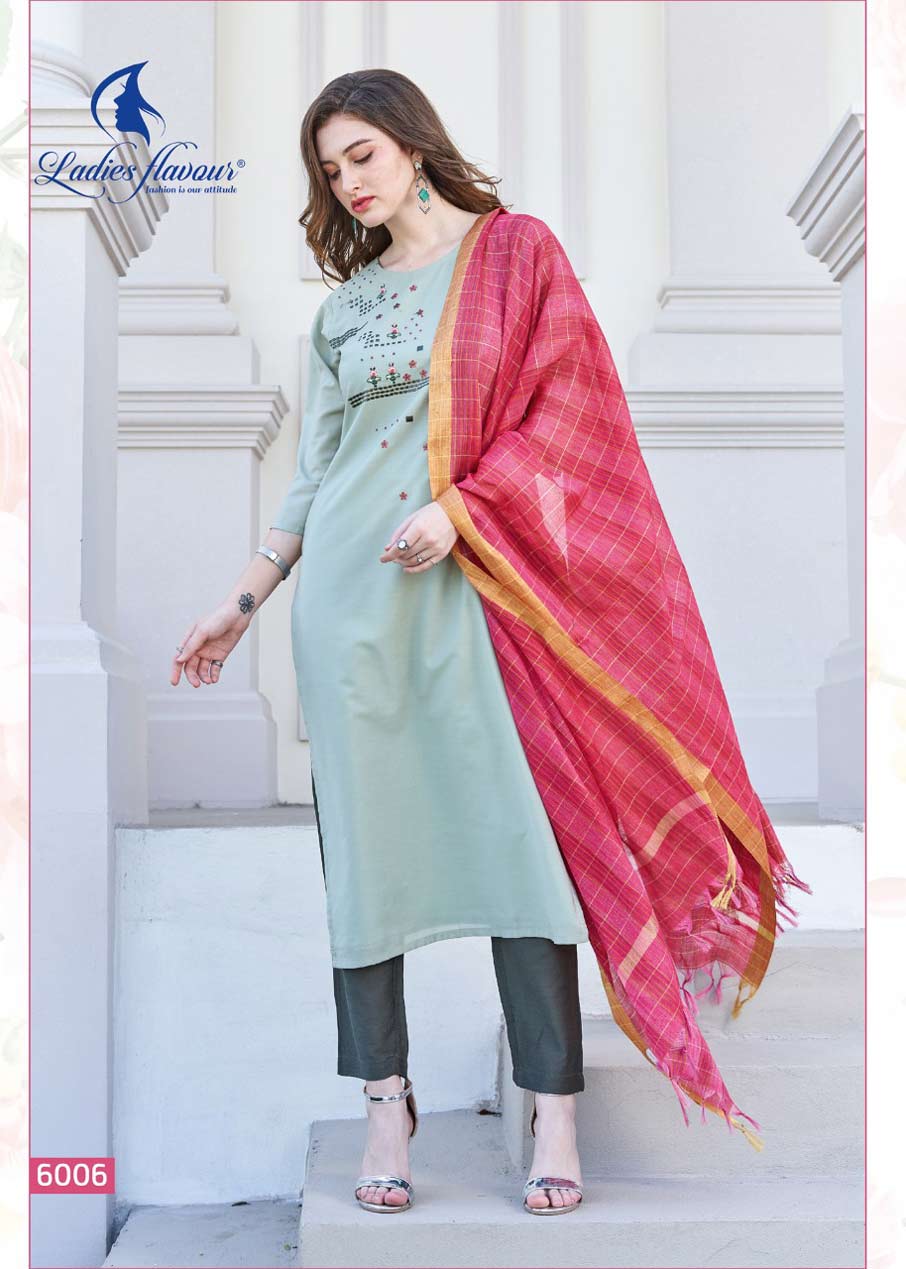 Aarohi Viscose Banarasi Dupatta Kurti Catalog Aarohi Viscose Banarasi Dupatta Kurti Catalog