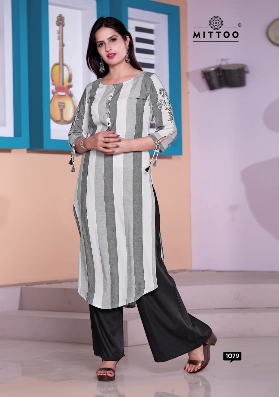 Mittoo Saawariya Handloom Rayon Kurti With Palazzo Mittoo Saawariya Handloom Rayon Kurti With Palazzo